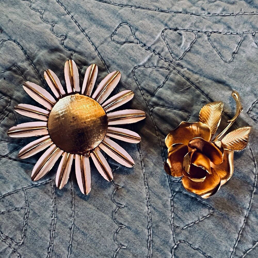 Vintage Signed Brooch Lot - Avon White Enamel Daisy Locket + Cerrito Gold Rose